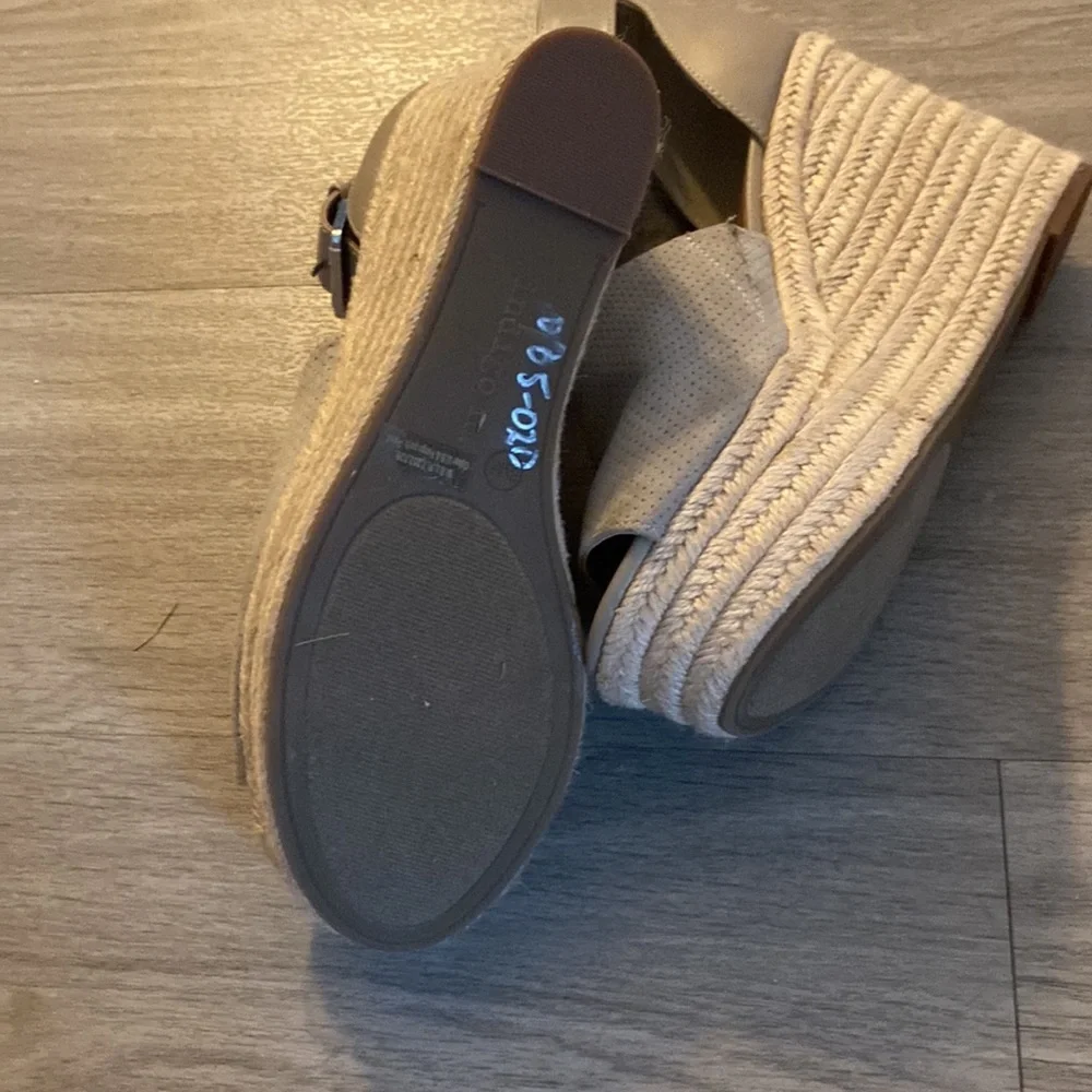 Indigo Rd Wedges - Picture 3 of 4